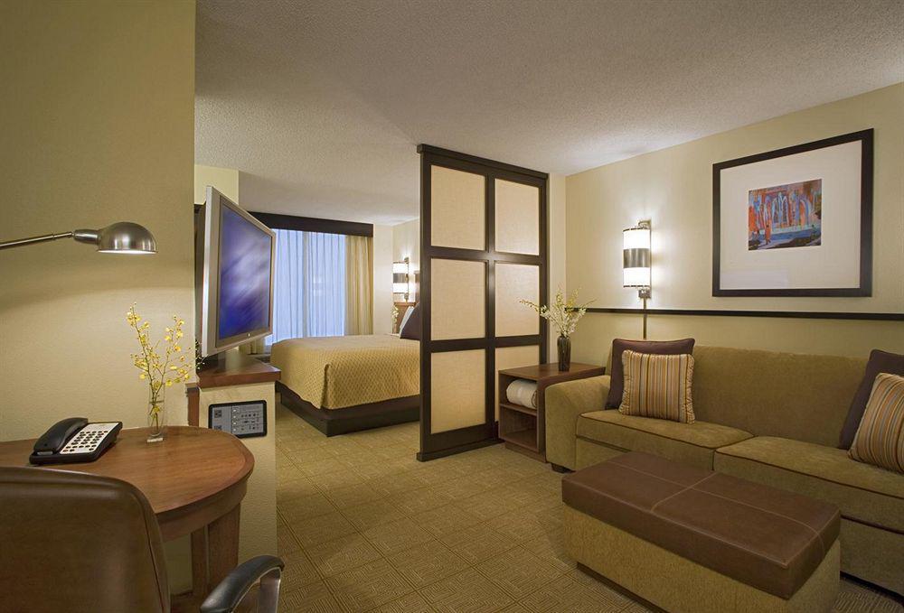 Hyatt Place Tampa Busch Gardens Pokoj fotografie